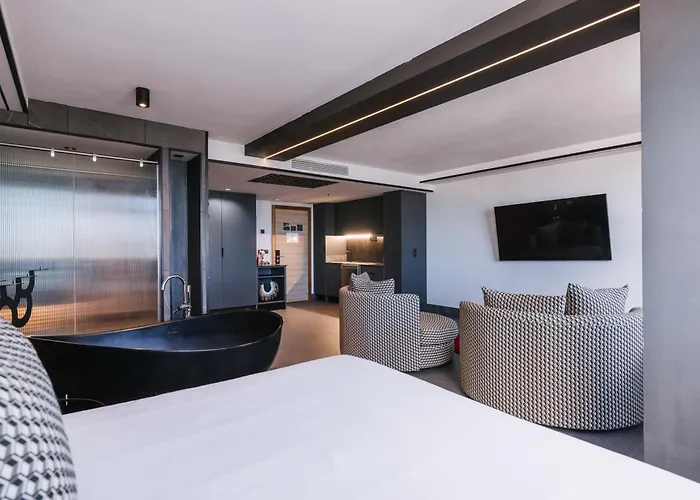 Poem Suites By Airnest