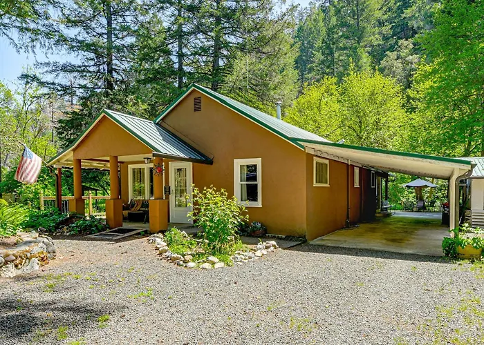 Outdoor Adventure: Tranquil Creekside Retreat