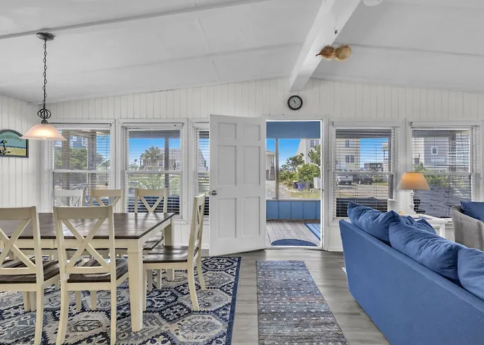 Sandy Toes By Oak Island Accommodations