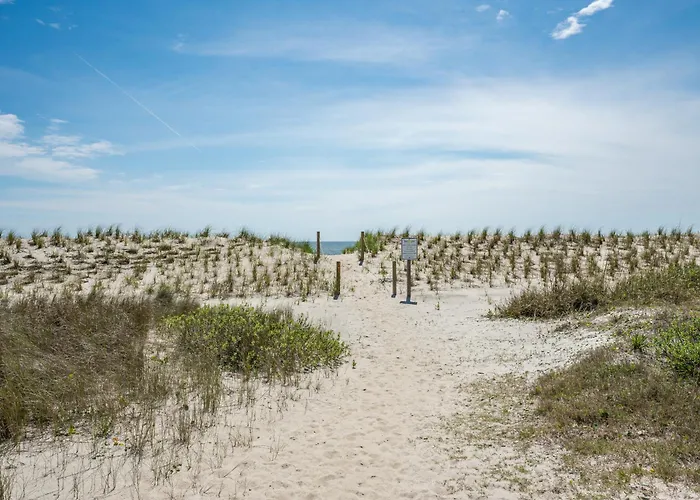 Fish Tales By Oak Island Accommodations