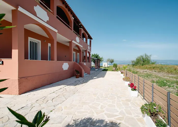 Melador Beachfront Studios & Apartments