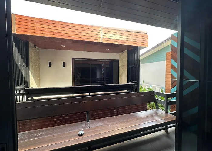 โรงแรมชาวเกาะพีพี Chaokoh Hotel Phi Phi Island