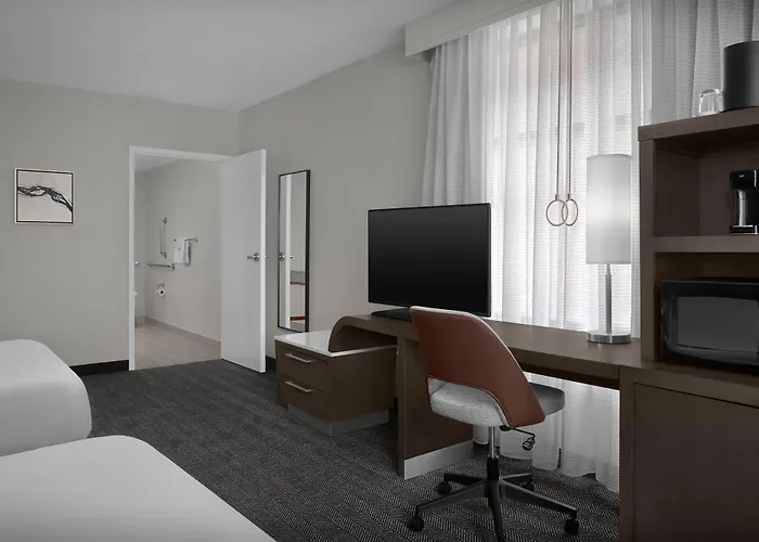 Courtyard By Marriott Richmond Downtown