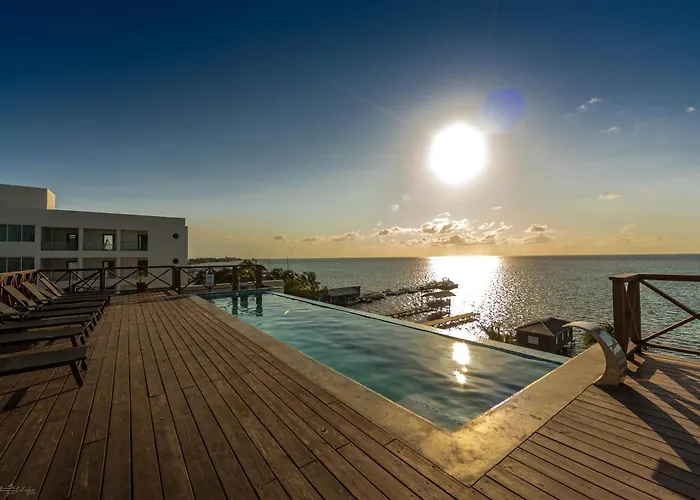 Sandbar Beachfront Hotel & Hostel Restaurant