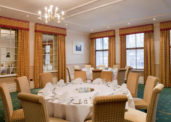 Mercure Salisbury White Hart Hotel & Apartments