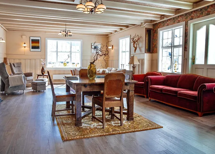 Valldal Fjord Lodge B&B