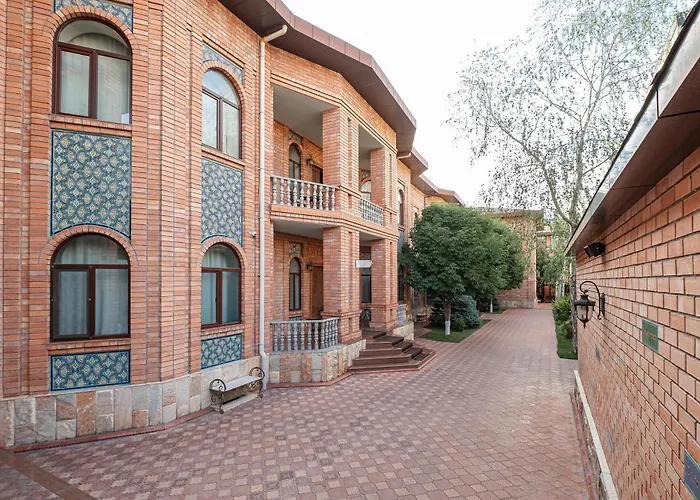 Ichan Qal'A Premium Class Hotel