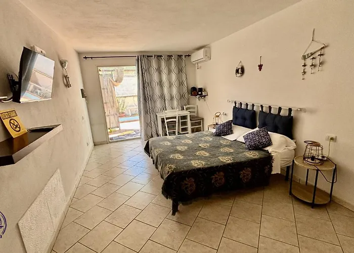 L'Oasi Di Chia B&B
