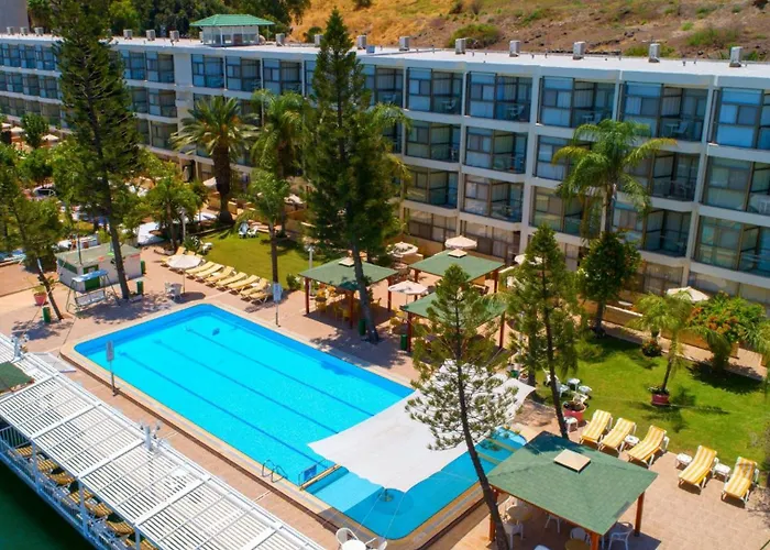 Ron Beach Hotel