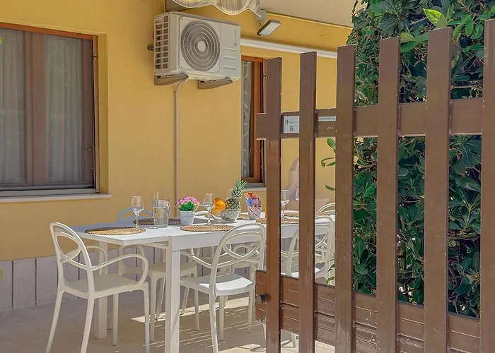 Conero - Parking & Ac By Host Hero