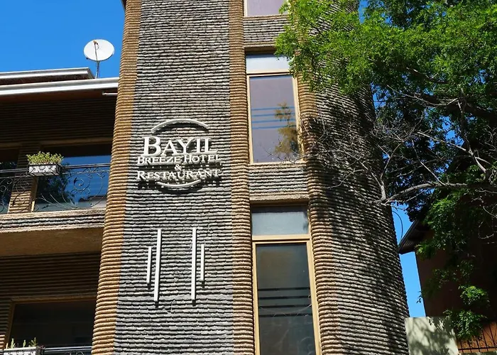 Bayil Breeze Hotel&Restaurant