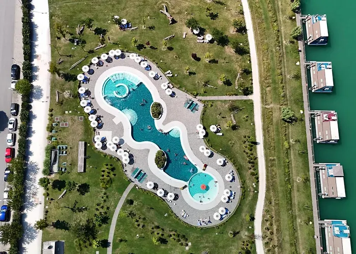 Marina Azzurra Resort