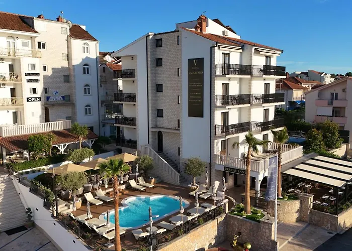 Hotel Vagabundo - Newly Renovated, 100M From Beach, Pool & Breakfast Trogir