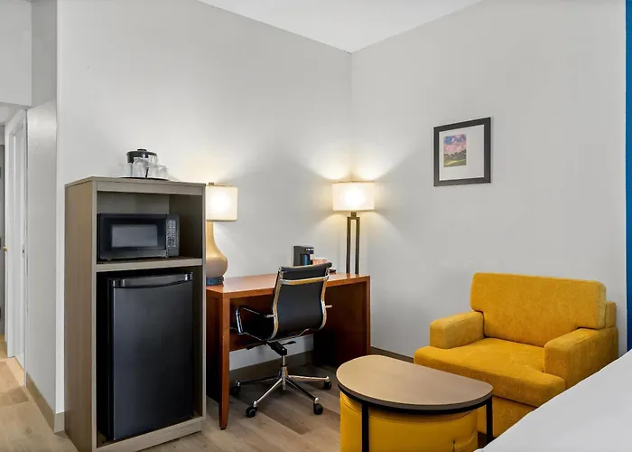 Comfort Suites Bethlehem Near Lehigh University And Lvi Airport