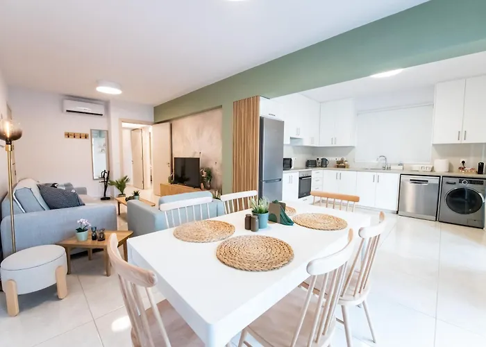 Dinglis Residences 31