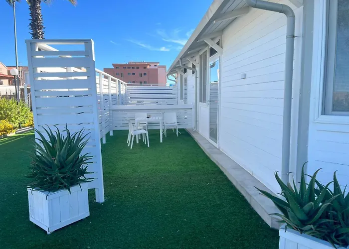 Aurora Beach & Suite