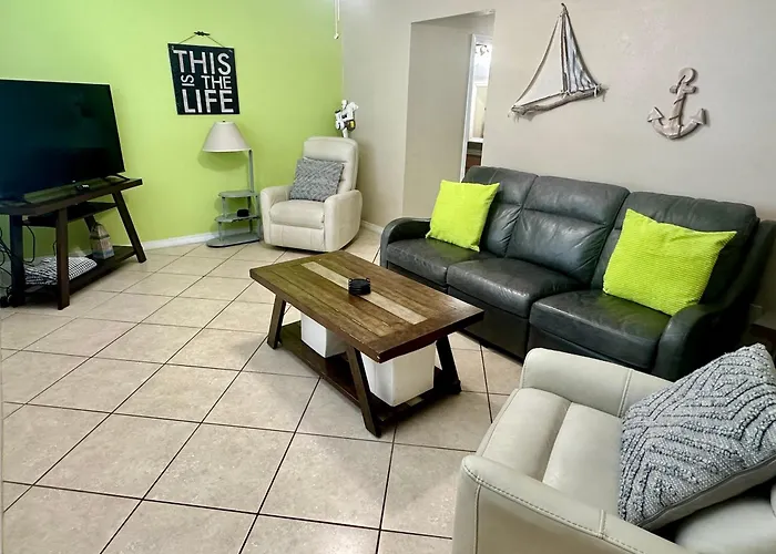 Emerald Shores: Steps From The Gulf, Navarre Beach