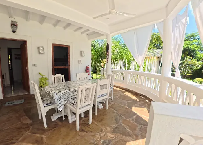 Cosy Cottage Marine Park At Malindi Beach