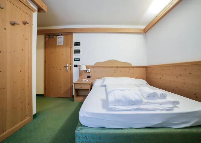 Nivis Hotel