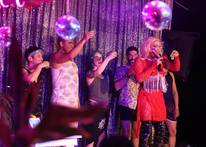 La Maxima Drag Show & Bar Lgbt