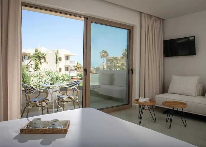 Parthenis Hotel&Suites