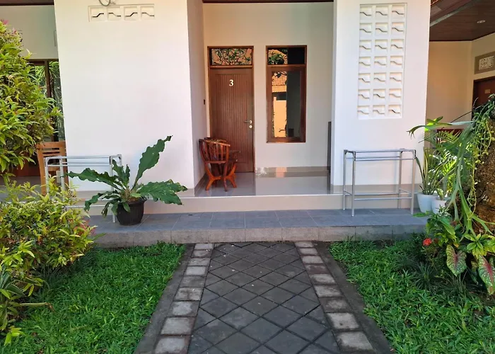 Manda Homestay