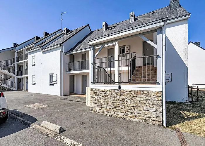 Apartment Belle Vue Mer Et Piscine By Interhome