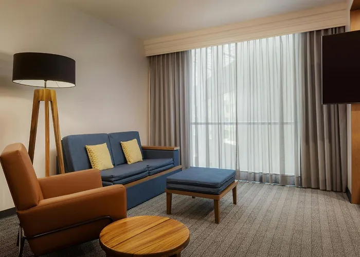 Courtyard By Marriott Mexico City Airport