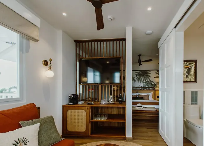 Tropical Suites Hotel