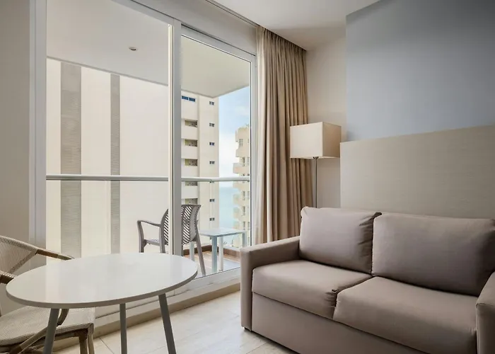 Courtyard By Marriott Santa Marta Resort
