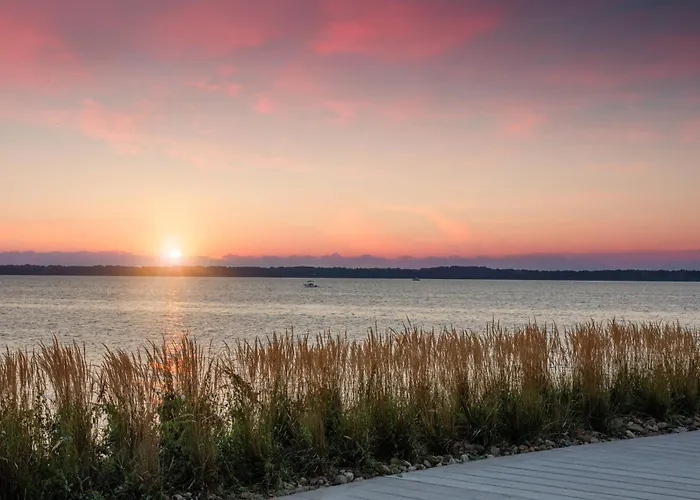 Courtyard By Marriott Erie Bayfront
