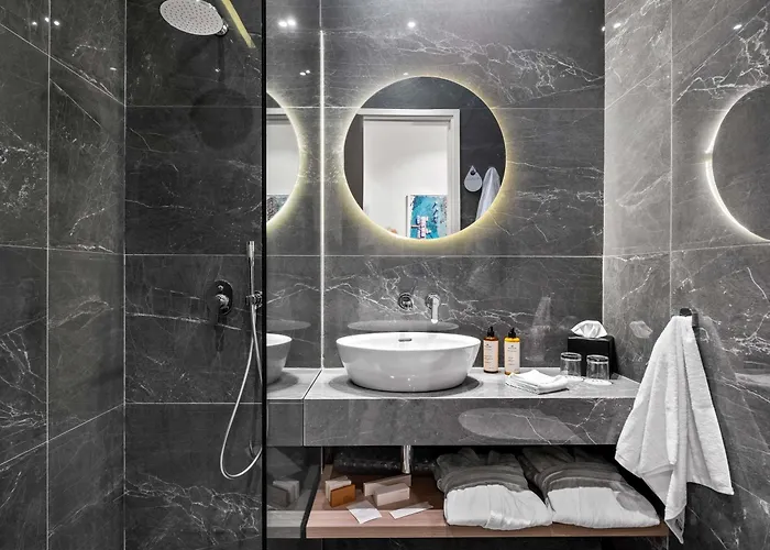 Mercure Larnaca Finikoudes Beach