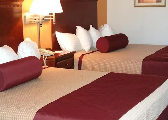 Cloverdale Wine Country Inn And Suites