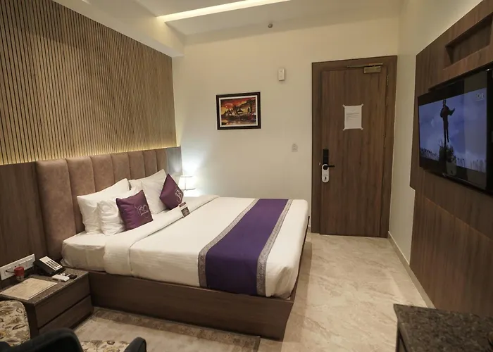 Balaji Palace Kashi - By Four Leaf Hotels
