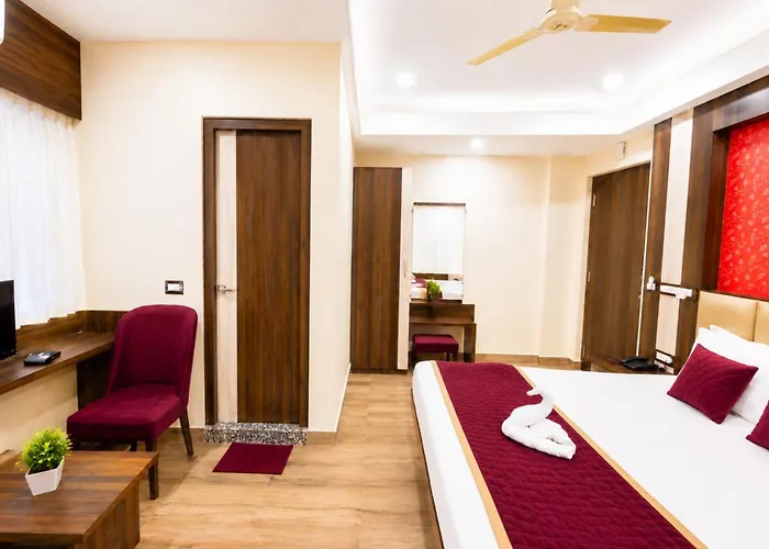 Hotel New Signature Inn New Digha হোটেল নিউ সিগনেচার ইন নিউ দিঘা Near Sea Beach And Lake View Room - All-Room-Attached-Balcony-And-Fully-Air-Conditioned-Hotel With- Lift- Wi-Fi-Restaurant-Parking-Facility- Best Hotel In Digha