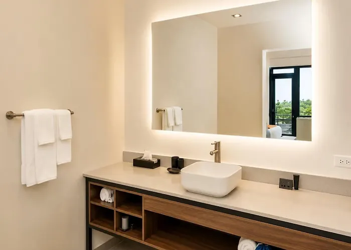 Wyndham Garden Belize City Grand Resort