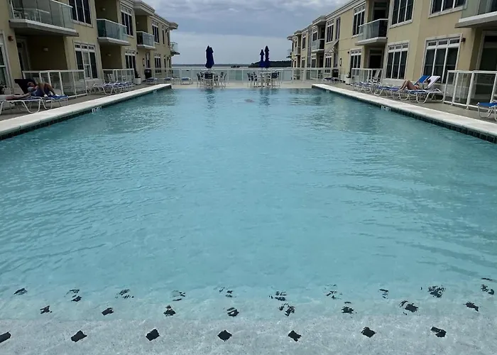 Luxurious Penthouse, King Beds. Dog & Ada Friendly