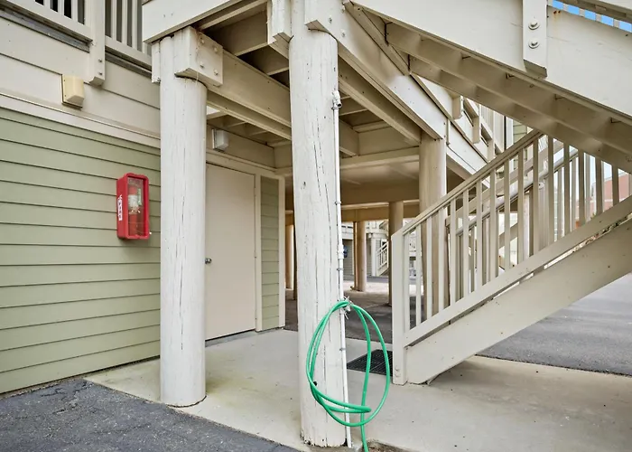 Beach Retreat By Oak Island Accommodations