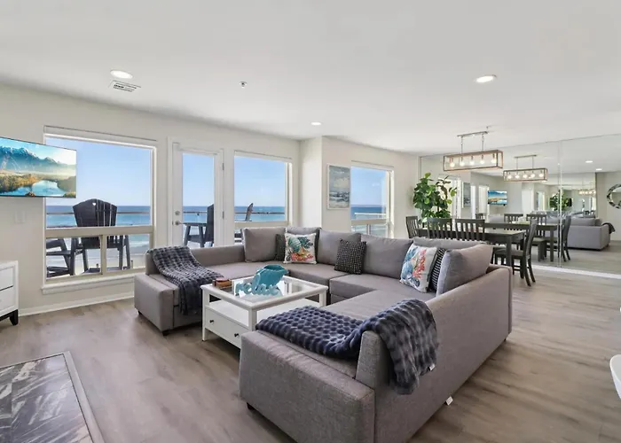 Modern Coastal Escape Breathtaking Ocean