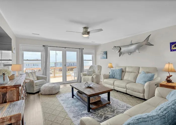 Charming 3 Bedroom House With Views Of The Ocean And The Sound