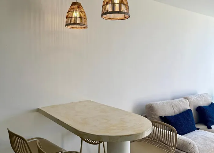 Coronado Beach Unique Balcony Apartment