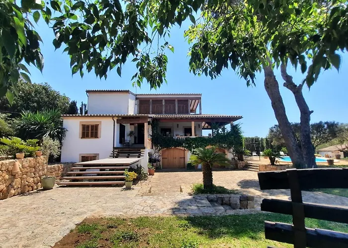 Charming Villa By The Sea