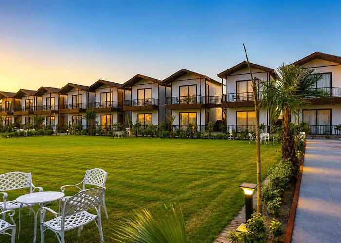 Aayovea Resort Ayodhya Near Ram Mandir & Saryu River