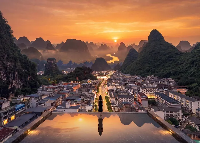 Yangshuo Meiju Hotel - By West Street In The Center