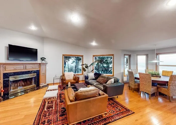 Dog-Friendly Home With Ocean Views High-Speed Wifi And Wood-Burning Fireplace