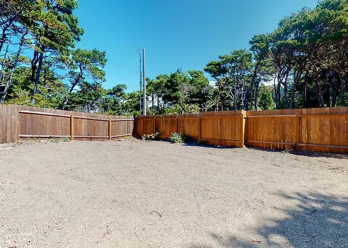 Private Quiet Dog-Friendly Home With Firepit Quarter Mile From Heceta Beach