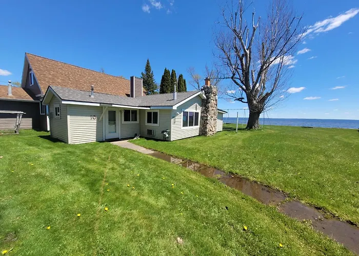 Poplars Lake Life Resort