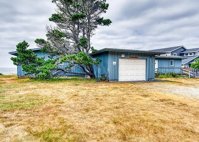 Dog-Friendly Oceanfront Home On A Bluff With Spectacular Views