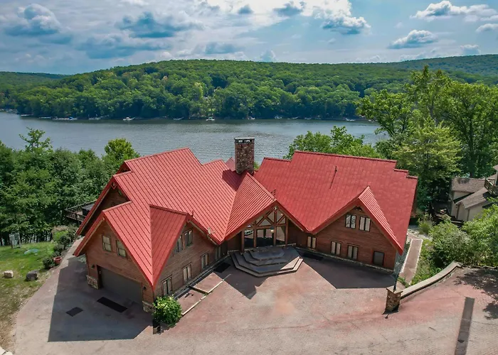 The Iconic Red Roof Lakefront Estate Of Deep Creek Lake - 8Br Sleeps 20