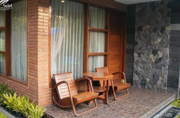 Rumput Hotel Resort & Resto